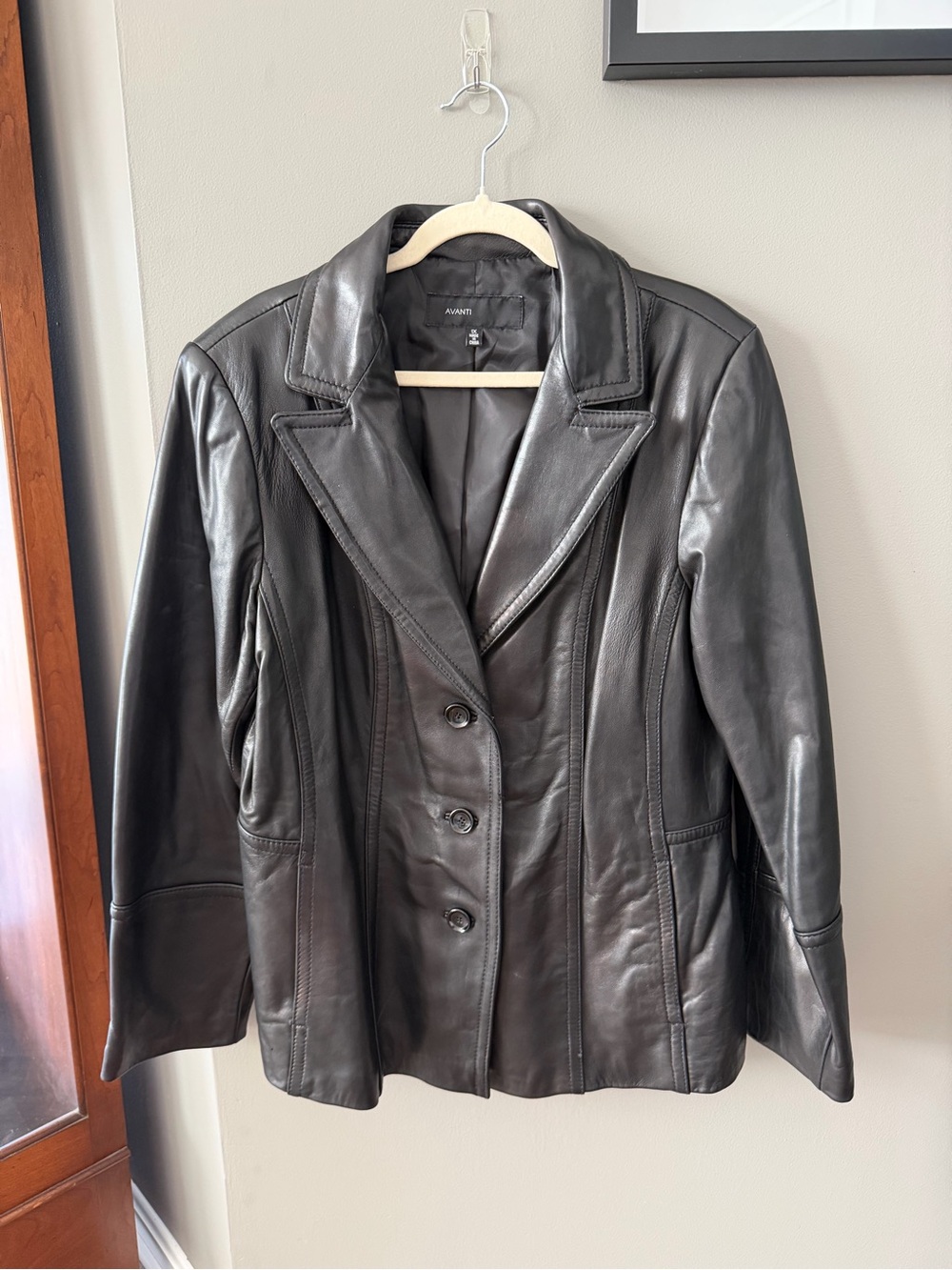 Avanti Women's Black Leather Button-Front Blazer. 1X